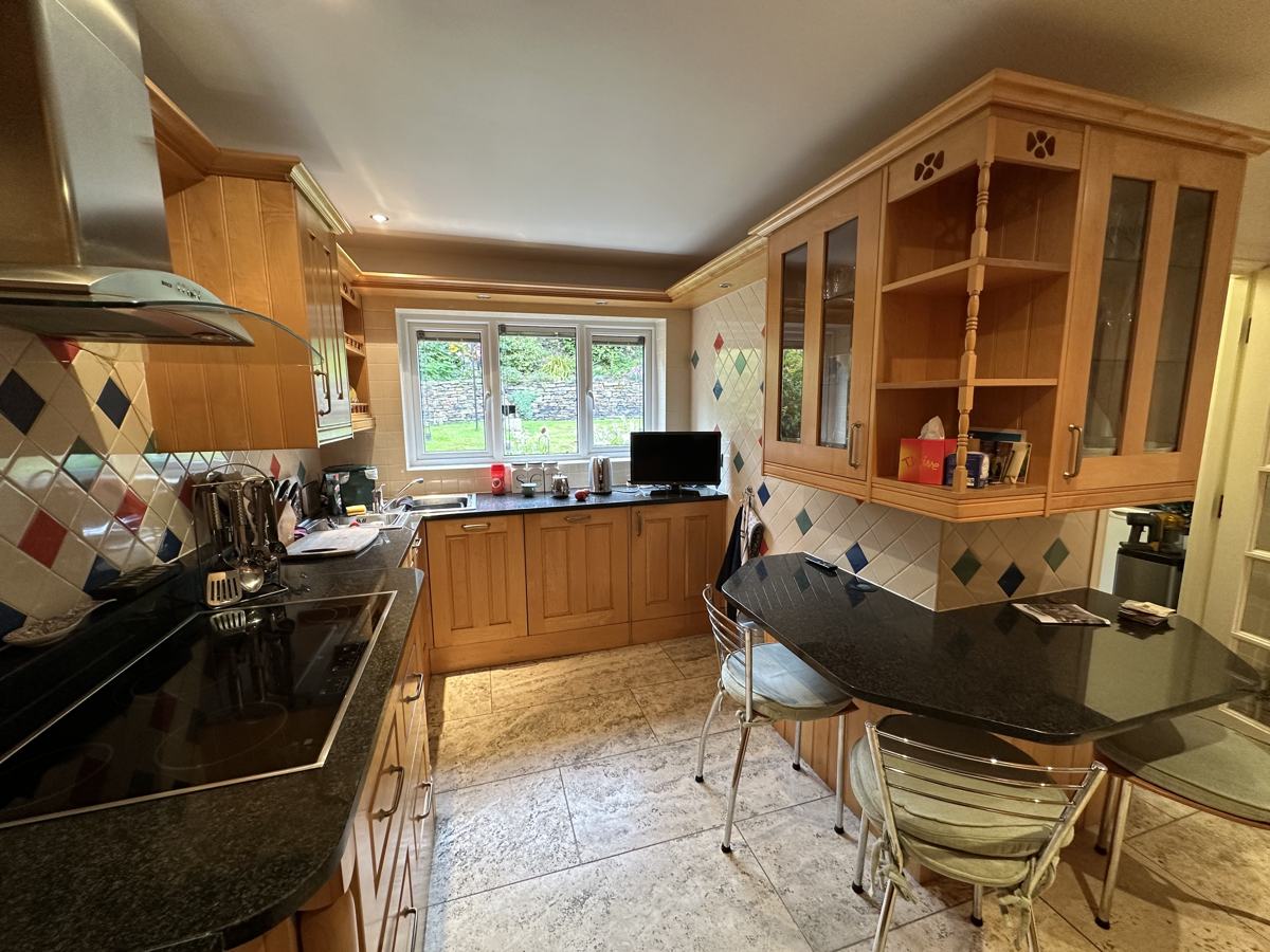 Grasscroft kitchen before: solid oak units